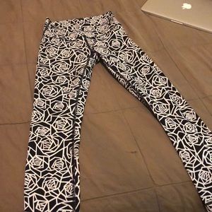 Lululemon high rise leggings size 4
